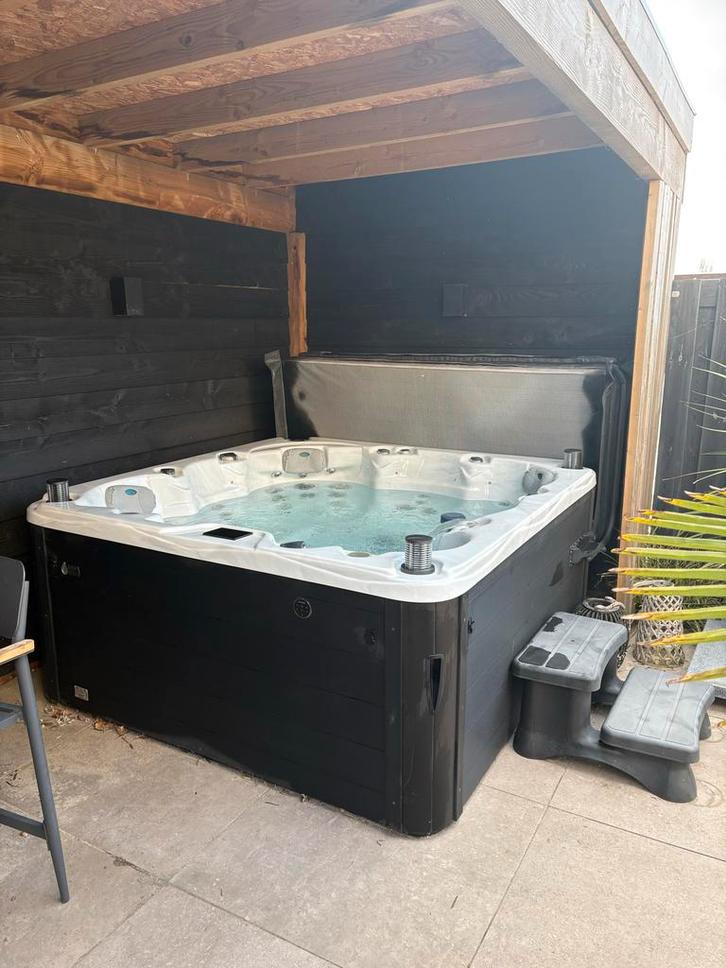 Jacuzzi Fox Vision, Tuin en Terras, Bubbelbaden en Hottubs, Zo goed als nieuw, Vast, Ophalen