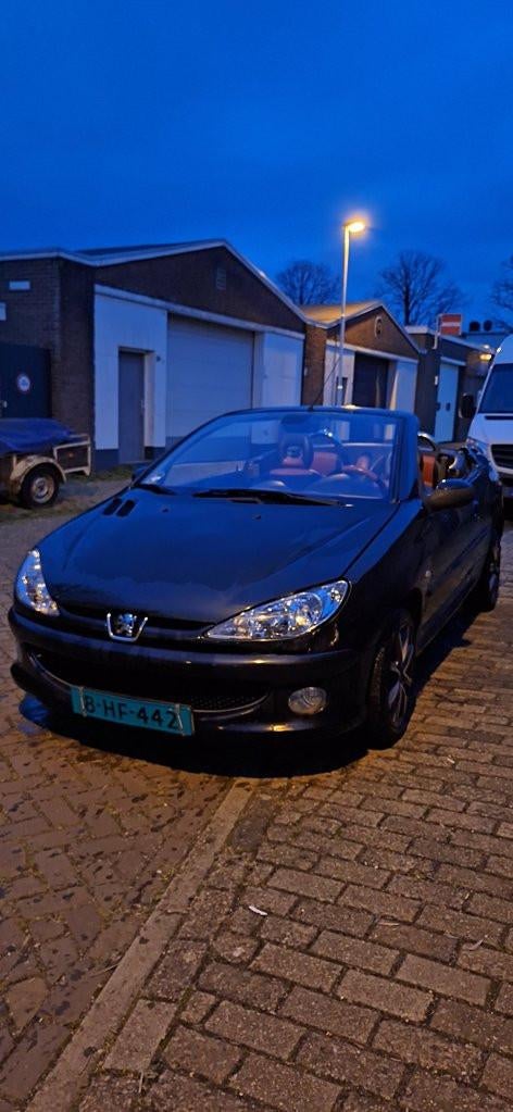 Peugeot 206 CC 2.0-16V nieuwe apk, Auto's, 136 pk, Gebruikt, Cabriolet, 4 stoelen
