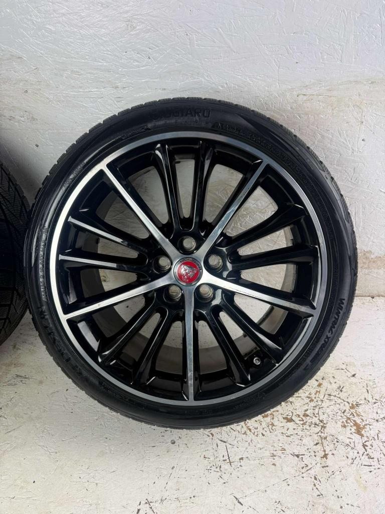 Originele Jaguar XE XF XJ F-Pace velgen 19" 5x108 winterset, Auto-onderdelen, Banden en Velgen, Gebruikt, 255 mm, Banden en Velgen