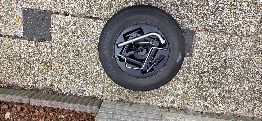 Continental reserveband autoband 155/80/R13 met krik, Auto-onderdelen, Banden en Velgen, Ophalen, 155 mm, 13 inch, Banden en Velgen