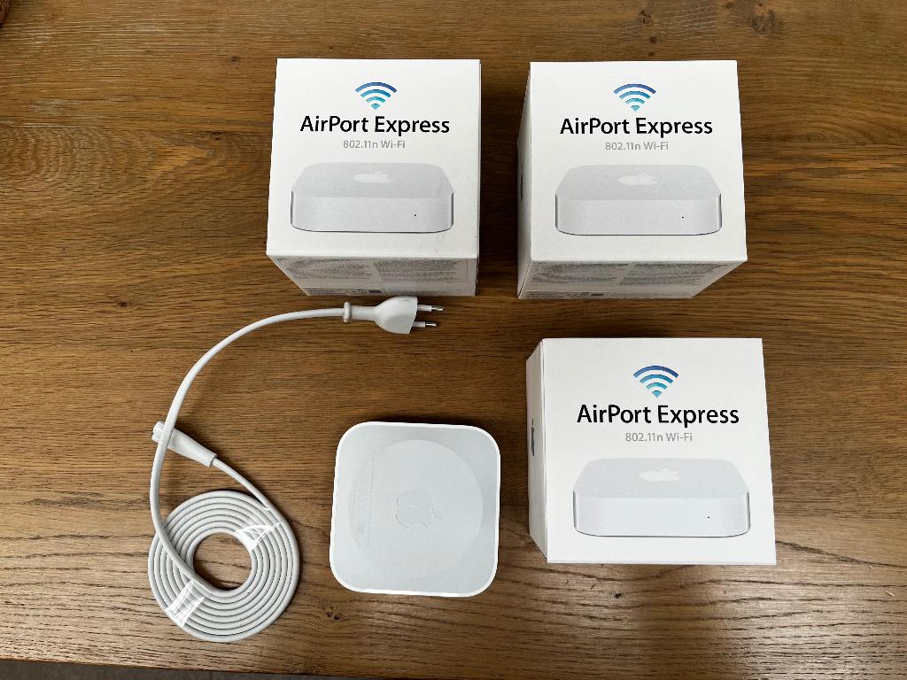 Apple AirPort Express, Computers en Software, Routers en Modems, Zo goed als nieuw, Router, Ophalen of Verzenden