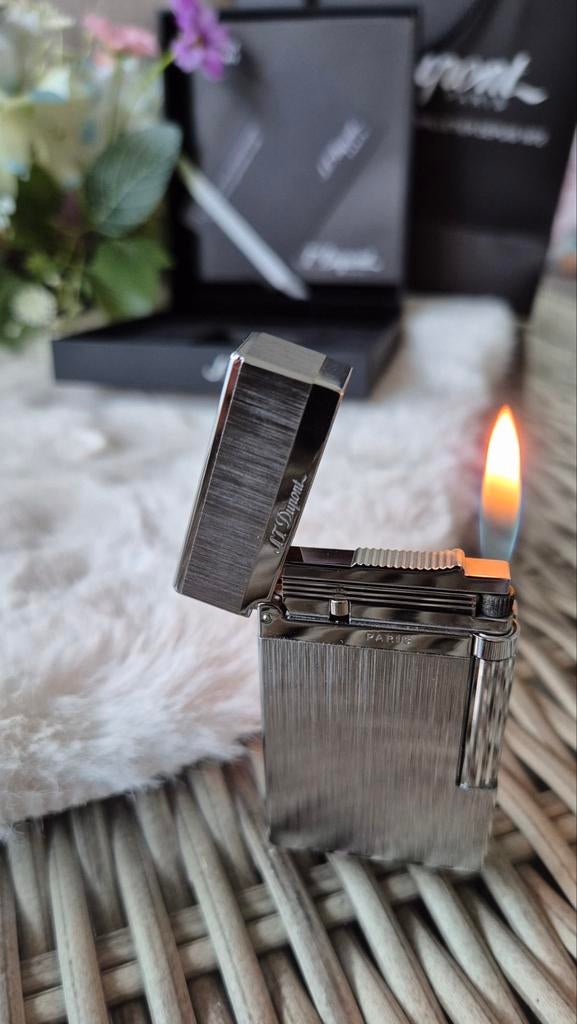 S.t Dupont zilver aansteker compleet in zeer mooie staat!, Verzamelen, Rookartikelen, Aanstekers en Luciferdoosjes, Aansteker