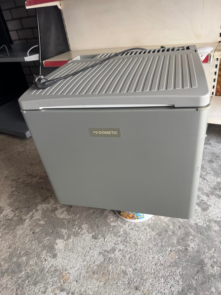 Dometic Koelbox - Ideaal voor onderweg, Caravans en Kamperen, Koelboxen, Ophalen of Verzenden, Gebruikt, Koelbox, Elektrisch