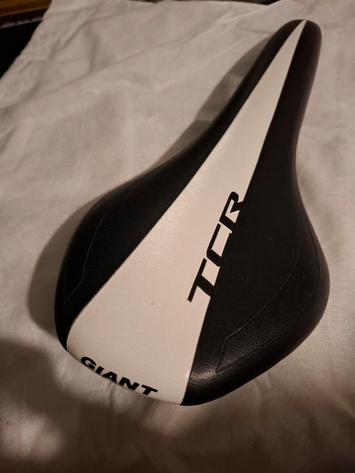Giant TCR Racefiets Zadel - Zo goed als nieuw, Fietsen en Brommers, Fietsonderdelen, Zo goed als nieuw, Racefiets, Zadel, Ophalen of Verzenden
