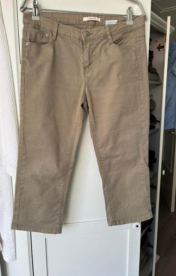 Khaki broek 7/8, Kleding | Dames, Ophalen of Verzenden, Zo goed als nieuw, Overige kleuren, W28 - W29 (confectie 36)