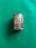 Zilverkleurige houder met bloemenpatroon, Ophalen of Verzenden