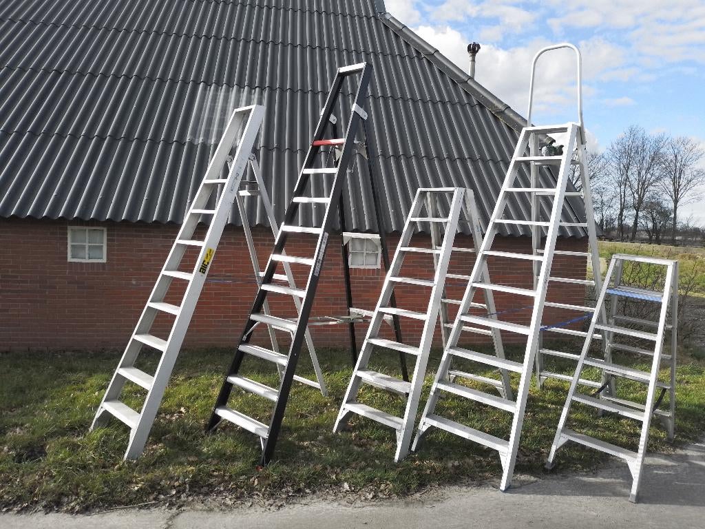 trap 6-10treeds Altrex Solide klustrap ladder oa 2x18 / 3x12, Doe-het-zelf en Verbouw, Ladders en Trappen, Ophalen, Zo goed als nieuw