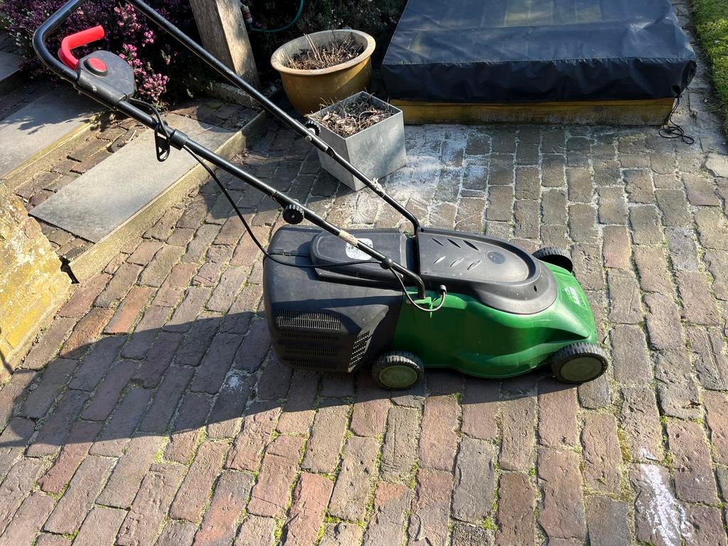 Landgoed Grasmaaier, Ophalen, Cirkelmaaier, Gebruikt, Elektrische grasmaaier