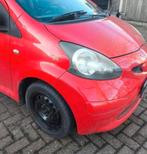 Toyota Aygo voorkop + achterkant spatschermen bumpers 2010, Ophalen of Verzenden, Voor, Toyota, Bumper