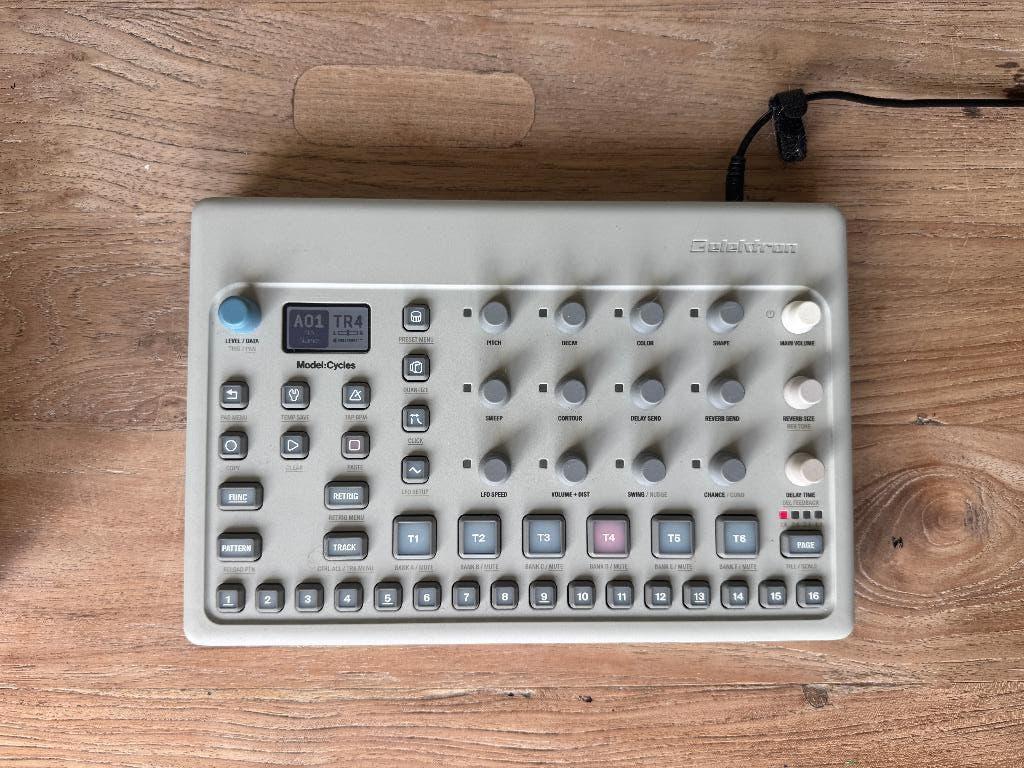 Elektron Model:Cycles, Ophalen, Zo goed als nieuw, Overige aantallen, Overige merken