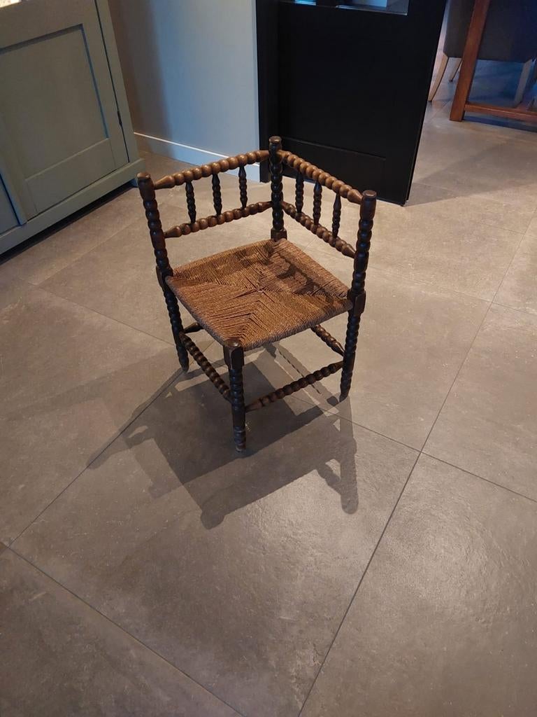 Bobbin hoekstoel antiek, Antiek en Kunst, Antiek | Meubels | Stoelen en Banken, Ophalen