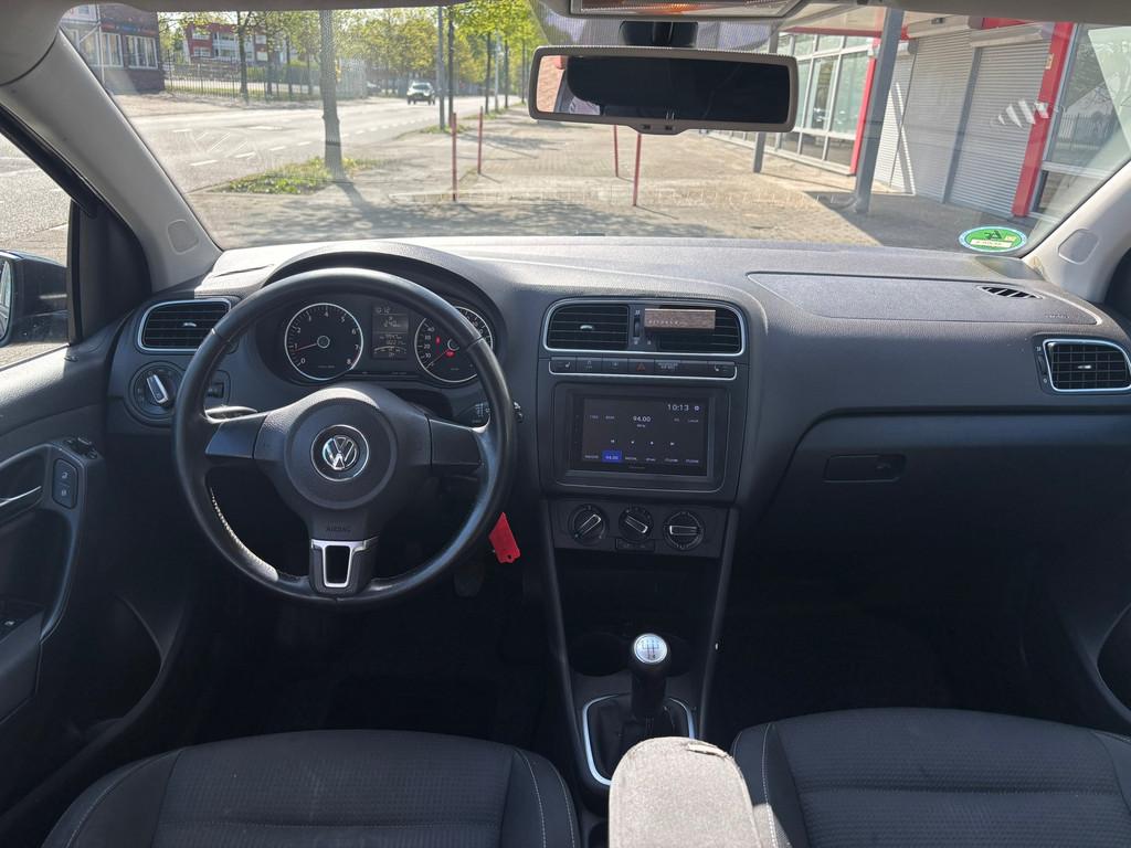 Volkswagen Polo 1.4-16V Highline|Carplay|stoelverw.|Cruise, Auto's, Volkswagen, Voorwielaandrijving, 4 cilinders, Zwart, Bedrijf