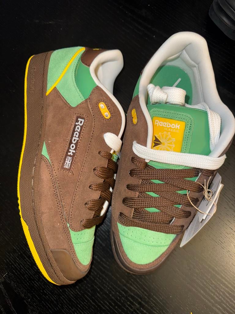 Reebok Club C Bulc Brush Brown / Sport Green / Always Yellow, Ophalen of Verzenden, Nieuw, Bruin, Sneakers of Gympen
