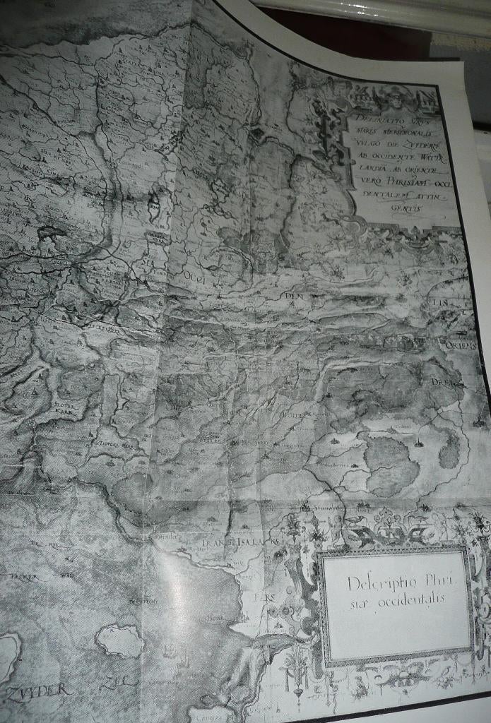 FRIESLAND: SCHOOLKAART, 20 stafkaarten, 6 posters 13 x atlas, Boeken, Ophalen of Verzenden, Gelezen, FRIESLAND: SCHOOLKAART, 20 stafkaarten, 6 posters 13 x atlas