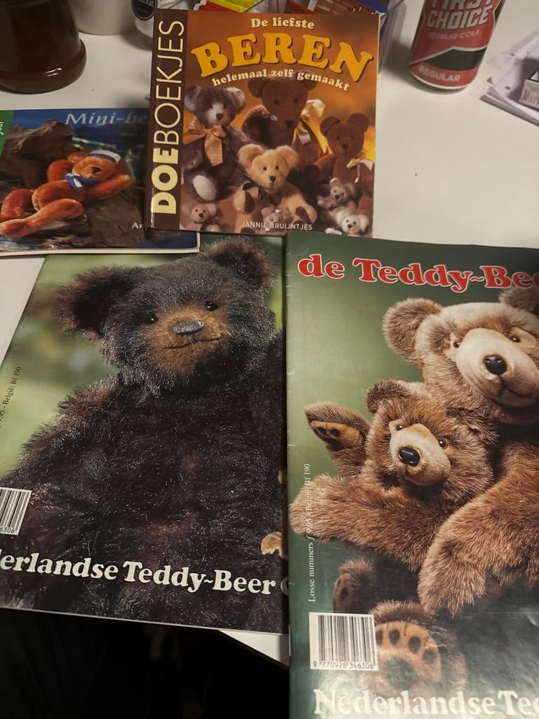 2 boekjes 2 tijdschriften teddyberen maken beren naaien, Ophalen of Verzenden