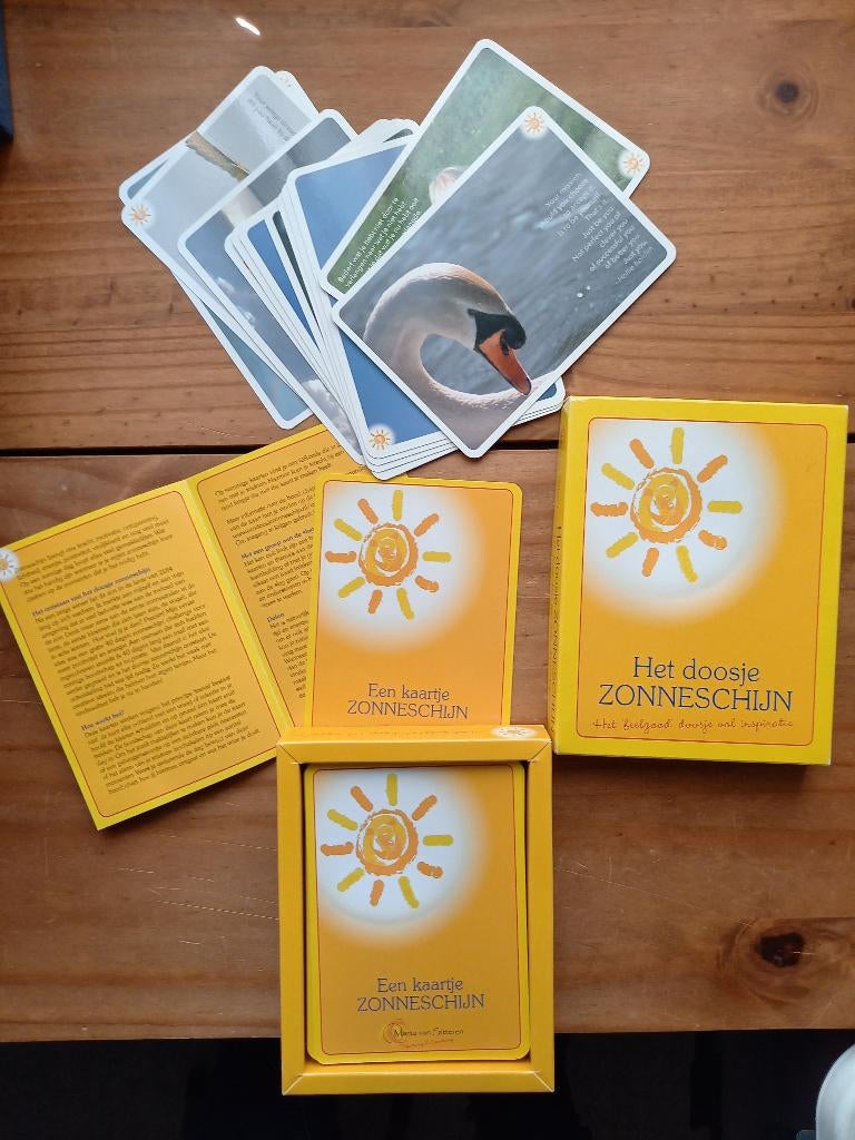Kaartendeck Doosje Zonneschijn (Marta van Sitteren), Boeken, Ophalen of Verzenden, Zo goed als nieuw, Spiritualiteit algemeen