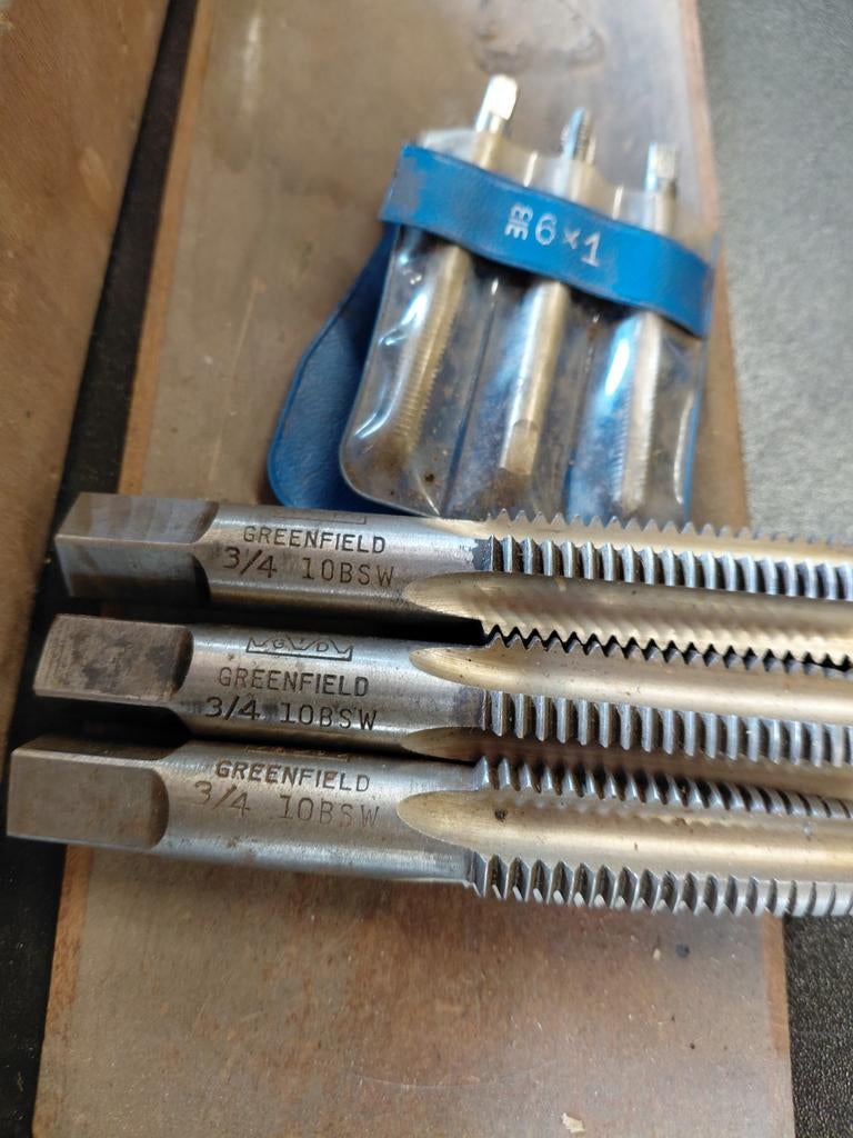 Tap & snijset Engelse maten, Doe-het-zelf en Verbouw, Gereedschap | Handgereedschap, Ophalen of Verzenden, Gebruikt