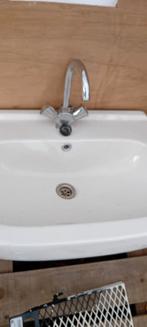Wastafel met kraan - Geberit, Doe-het-zelf en Verbouw, Sanitair, Ophalen, Gebruikt, Wastafel