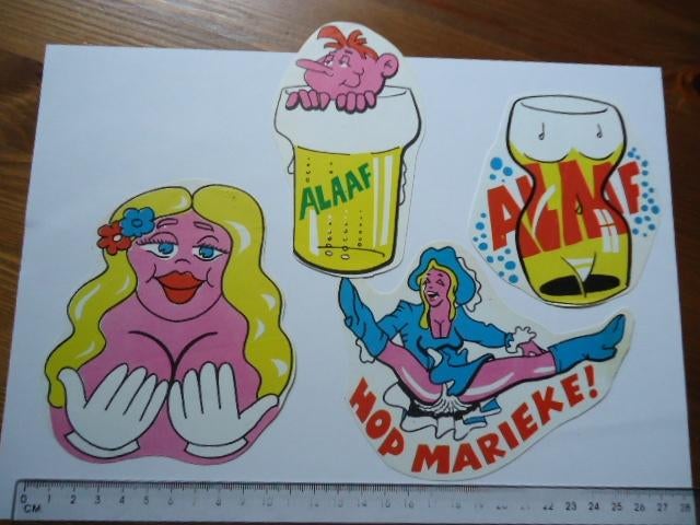 sticker oud Carnaval strip pinup art Marieke pin up retro, Verzamelen, Verzenden, Zo goed als nieuw, Bedrijf of Vereniging