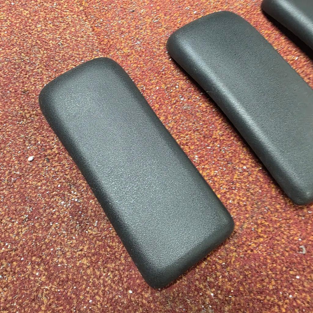 zgan armpads voor bureaustoel AHREND 230, Huis en Inrichting, Bureaustoelen, Ophalen of Verzenden, Zo goed als nieuw, Zwart, Bureaustoel