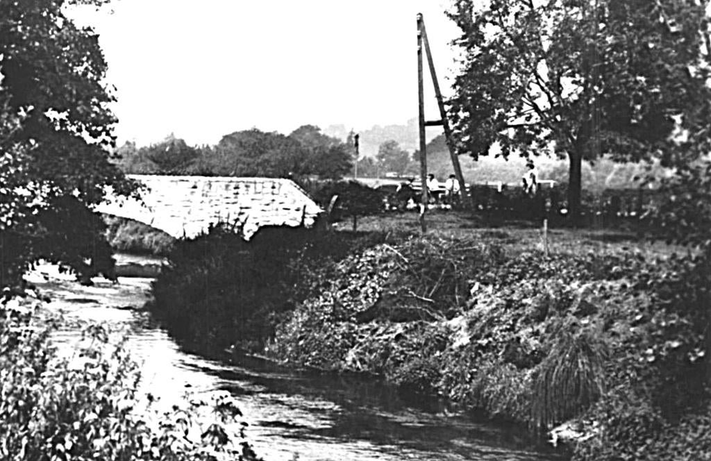 946906	Valkenburg	Geulhem	1957 Limb	Geul	Gelopen met zegel, Ophalen of Verzenden, 1940 tot 1960, Gelopen, Limburg