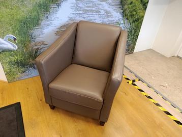 Fauteuil stoel beschikbaar voor biedingen