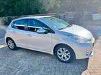 Peugeot 208 1.2 VTI 60KW/82PK 5-D 2014 Wit #clima, Auto's, Voorwielaandrijving, Stof, Zwart, 1199 cc