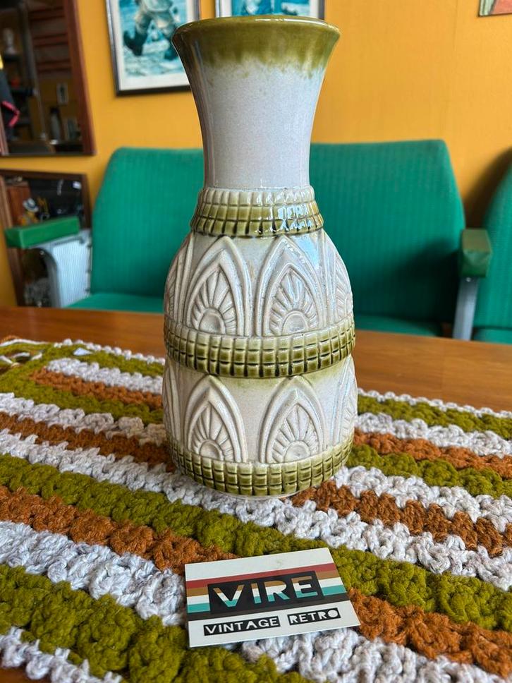 Vintage jaren 70 wit groene west germany vaas, Huis en Inrichting, Woonaccessoires | Vazen, Zo goed als nieuw, Minder dan 50 cm