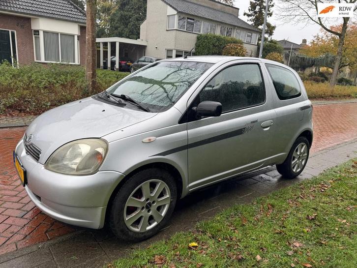 Toyota Yaris 1.0-16V VVT-i, APK 24-10-2026. Airco, Auto's, Toyota, Bedrijf, Te koop, Yaris, Boordcomputer, Radio, Startonderbreker