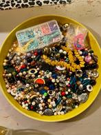 Vintage retro partij kralen sloopsieraden hangers parels etc, Hobby en Vrije tijd, Ophalen of Verzenden, Zo goed als nieuw, Kraal