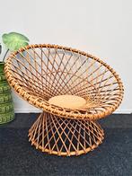 Vintage rotan kuipstoeltje Rohe Noordwolde stoel riet  60/70, Huis en Inrichting, Stoelen, Ophalen, Gebruikt, Mid century design chair rohé jonkers noordwolde jaren 50/60/70