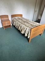 Degelijk 1 persoonsbed + nachtkasje, Ophalen, Gebruikt, Eenpersoons