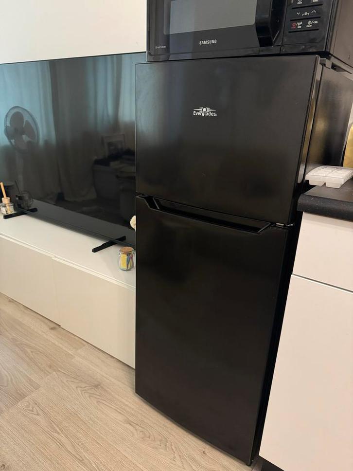 Everglades Koelkast - Compact en Stijlvol!, Witgoed en Apparatuur, Koelkasten en IJskasten, Gebruikt, Met vriesvak, Minder dan 75 liter