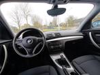 BMW 1-serie 116i Introduction |AIRCO|CRUISE|PDC|ELEK.RAMEN|A, Auto's, BMW, Te koop, Geïmporteerd, 5 stoelen, 122 pk