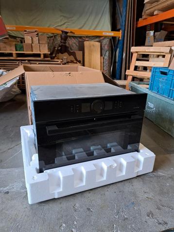 Nette Bosch combi oven magnetron(magnetron optie werkt niet) beschikbaar voor biedingen