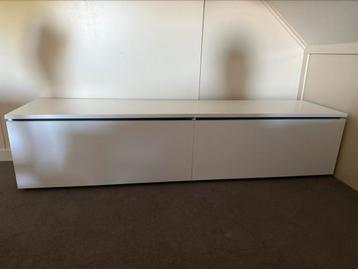 Tv meubel met 2 vakken 140 cm beschikbaar voor biedingen