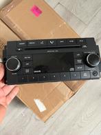 OEM Chrysler / Dodge Challenger / Jeep Radio  – P68021161AE, Ophalen of Verzenden, Zo goed als nieuw