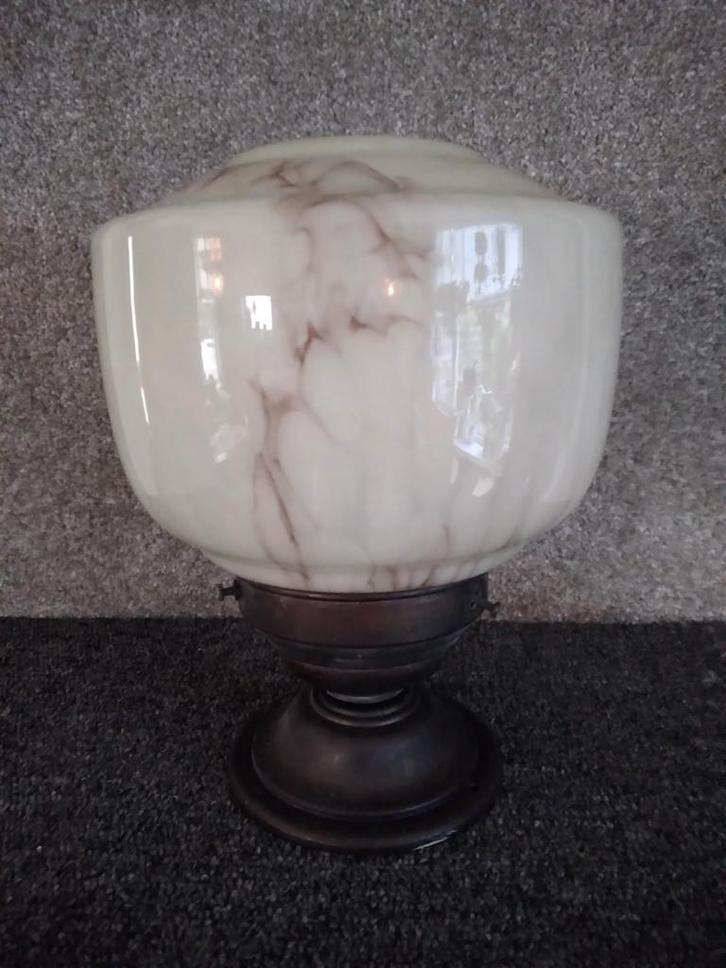 Klassieke plafondlamp met gemarmerde glazen kap, Huis en Inrichting, Lampen | Plafondlampen, Gebruikt, Glas, Metaal, Ophalen of Verzenden