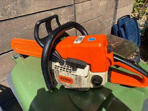 Stihl 025 met wat werk ., Tuin en Terras, Hand-tuingereedschap, Zo goed als nieuw, Overige soorten, Ophalen