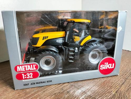 Te koop Siku JCB Fastrac 8250 Sima 2009.(D)., Hobby en Vrije tijd, Modelauto's | 1:32, Zo goed als nieuw, Tractor of Landbouw