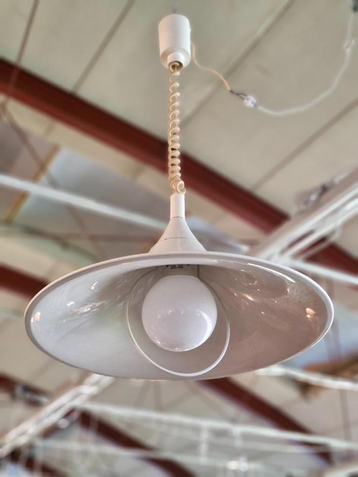 Vintage hanglamp 'heksenhoed' jaren 70 wit, Huis en Inrichting, Lampen | Hanglampen, Gebruikt, Minder dan 50 cm, Metaal, Ophalen