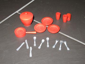 Houten poppenhuis servies 18-delig set. beschikbaar voor biedingen