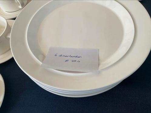 Royal Boch stackable / dinerborden 28.0 diameter, Huis en Inrichting, Keuken | Servies, Zo goed als nieuw, Bord(en), Overige stijlen