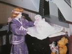 Haakpatroon  Poppenhuis Doopjurkje en kussen  nr 3706, Verzenden, Nieuw, Haken, Overige typen