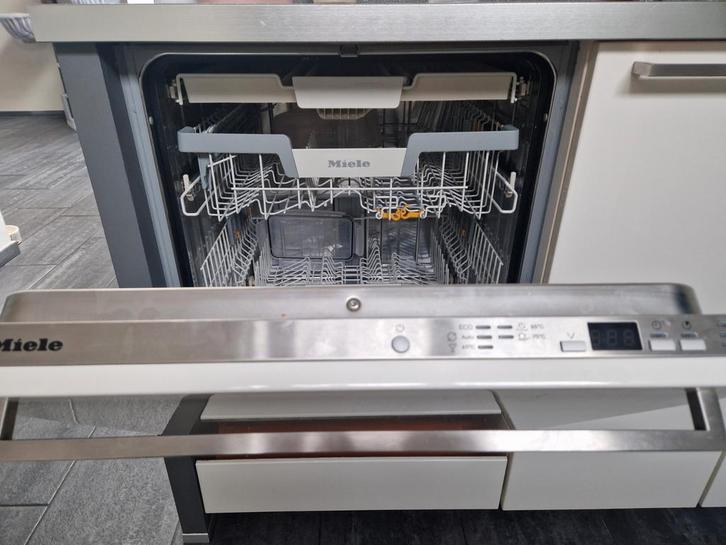 Miele Vaatwasser - Uitstekende kwaliteit!, Witgoed en Apparatuur, Vaatwasmachines, Zo goed als nieuw, Inbouw, Minder dan 85 cm