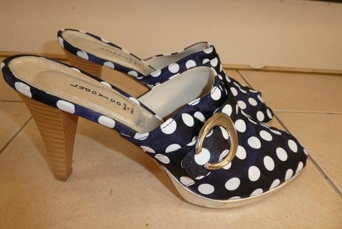 Ludovico muilen maat 40 peeptoe retro blauw wit polkadots, Kleding | Dames, Schoenen, Zo goed als nieuw, Sandalen of Muiltjes