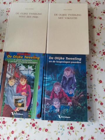 De Olijke Tweeling - 4 Boeken beschikbaar voor biedingen