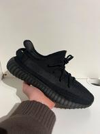 Yeezy 350 V2 Onyx maat 44, ., Zwart, Nieuw, Ophalen of Verzenden