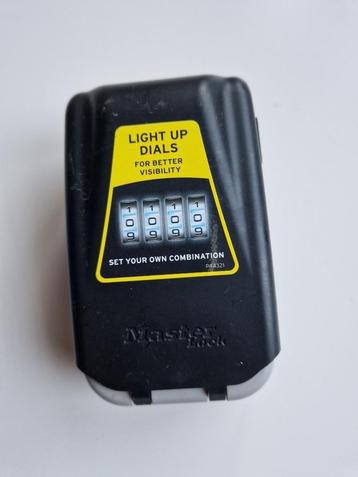 Masterlock 5425EURD sleutelkluis - met verlichte toetsen beschikbaar voor biedingen
