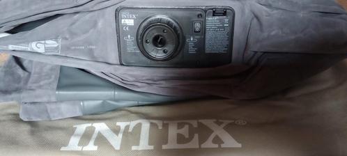 Intex electrische lucht pomp, Caravans en Kamperen, Luchtbedden, Gebruikt, 2-persoons, Ophalen